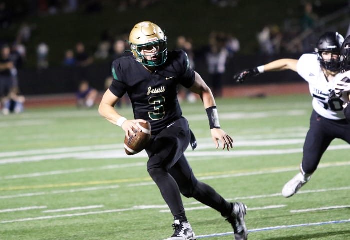 a Tualatin Jesuit football Oregon September 22 2023 Dan Brood 51